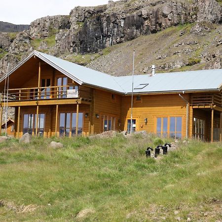 ホテルHamar Breiðdalsvík エクステリア 写真