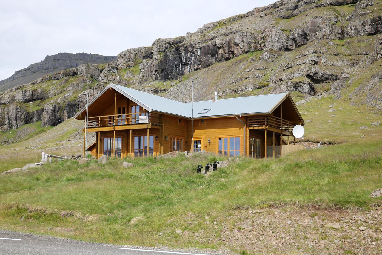 ホテルHamar Breiðdalsvík エクステリア 写真